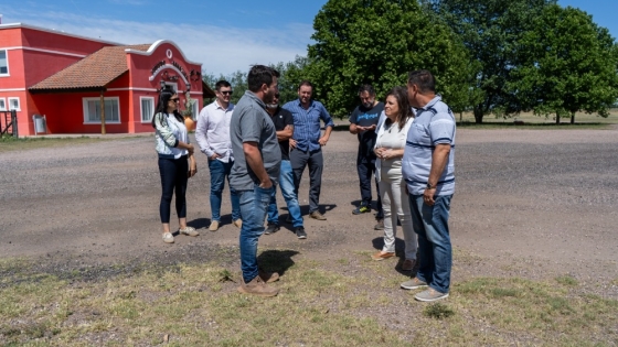 Producción visitó empresa especializada en genética animal y al frigorífico achense