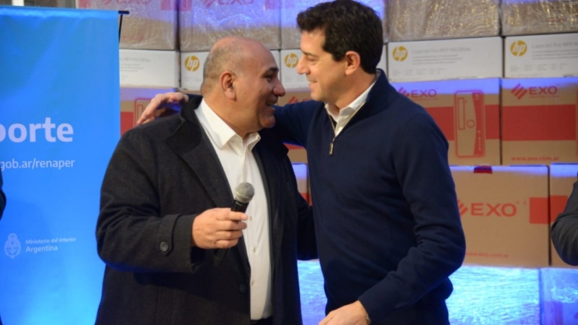 Manzur y De Pedro entregaron equipamiento para mejorar la atención en el Registro Civil