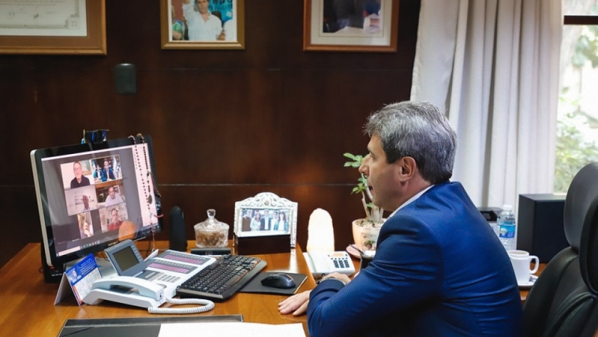 Uñac mantuvo una videoconferencia con empresarios italianos interesados en invertir en San Juan