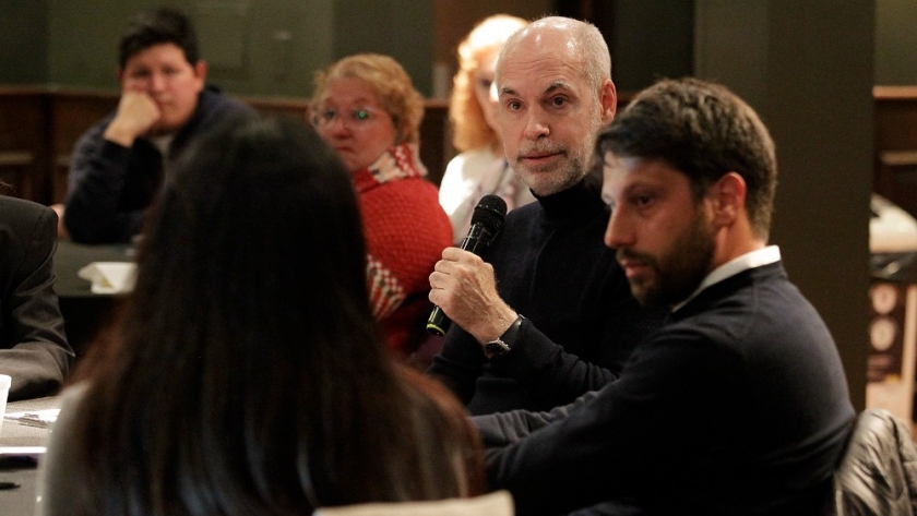 Rodriguez Larreta y Genoveva Ferrero se reunieron con vecinos de Retiro y San Nicolás