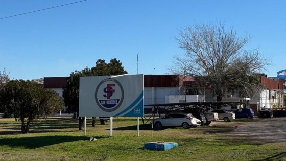La venta de medias reses pierde terreno: un frigorífico cordobés prepara su salto hacia los cortes envasados