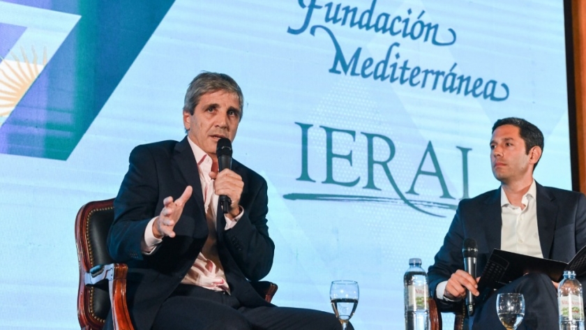 Luis Caputo: “El crédito hipotecario es un motor fundamental de la economía”