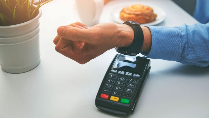 Una entidad bancaria permitirá el pago mediante relojes Garmin