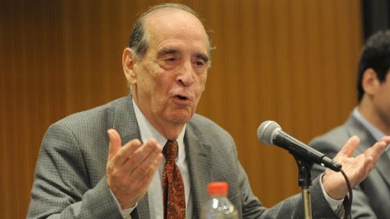 Ricardo Arriazu advierte: “La política o una crisis global son los mayores riesgos”