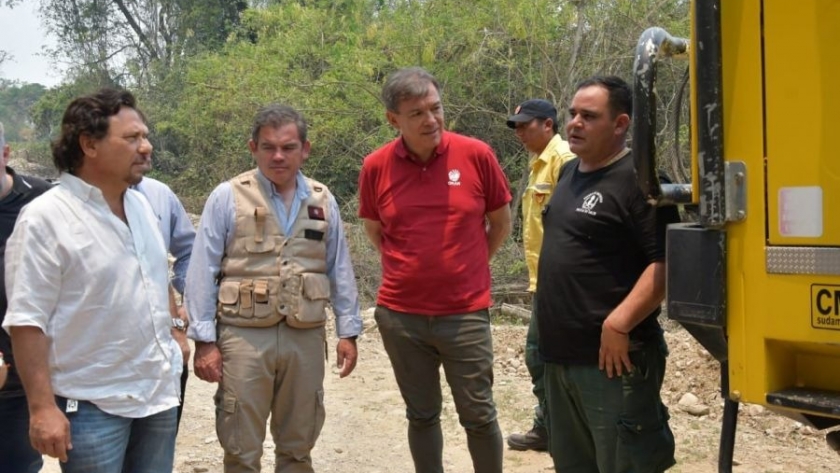 Sáenz recorrió la zona afectada por los incendios en Orán