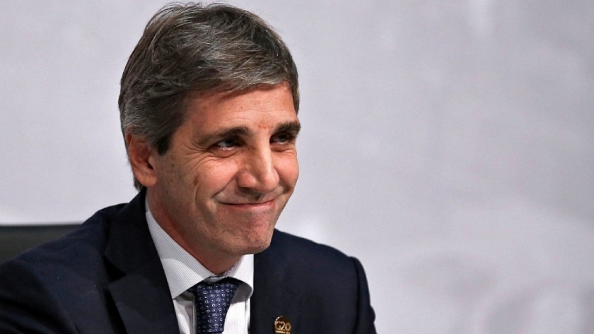 Con la salida de Ferraro, Luis Caputo gana poder y se prepara para anexar completo el Ministerio de Infraestructura