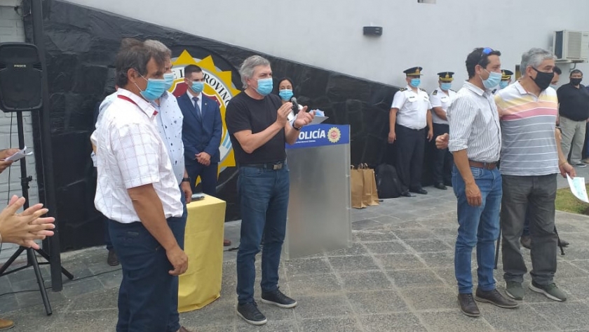 Río Seco: Aportes y equipamiento para 15 productores afectados por incendios