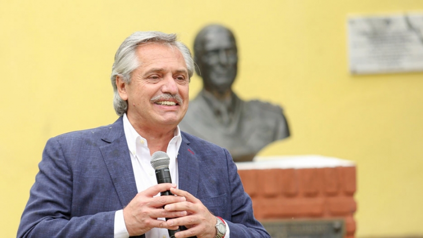 Alberto Fernández llamó a renovar una vez más el compromiso de representar a 