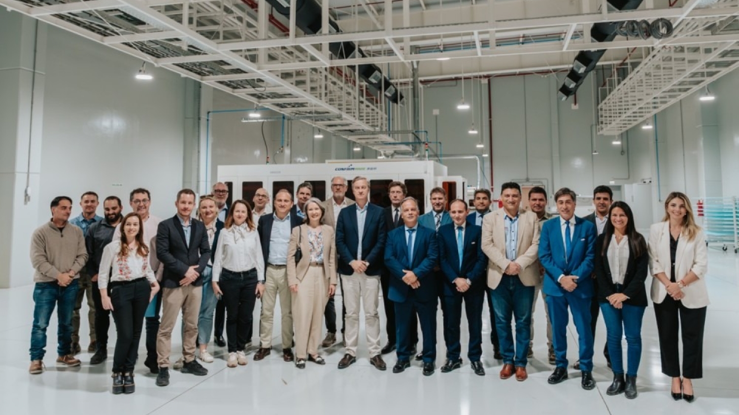 Embajadores europeos visitaron fábrica solar en San Juan