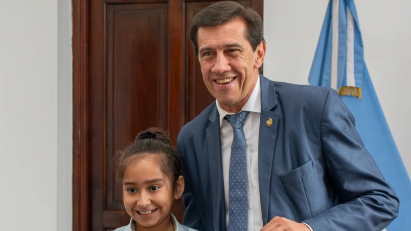 Sadir recibió a María Isabella Albarracín, la expositora más joven de la Feria Internacional del Libro
