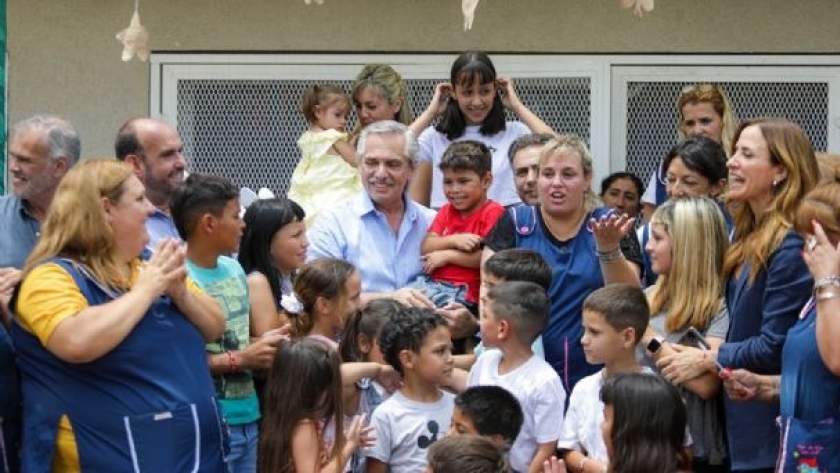 Baradero: En vísperas de Nochebuena, Alberto Fernández y Victoria Tolosa Paz visitaron a los niños y niñas del Hogar Juan XXIII y el EPI “Sonrisas”