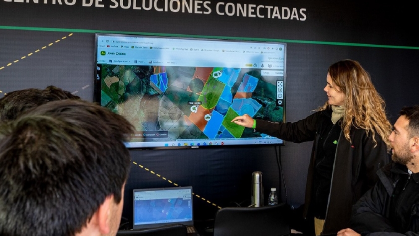 John Deere presenta sus soluciones conectadas en Agroactiva 2023 potenciando la agricultura moderna