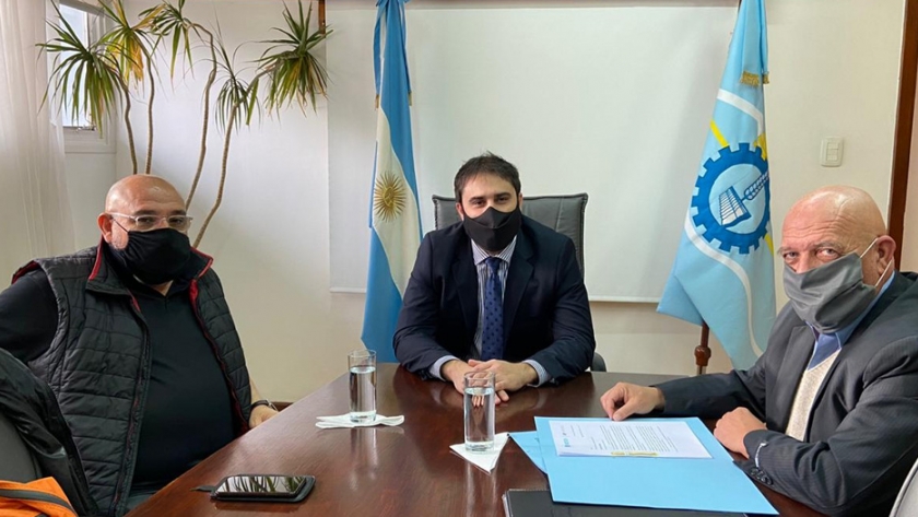 El ministerio de agricultura, ganadería, industria y comercio acompaña  a lago puelo en el proyecto de bodega municipal