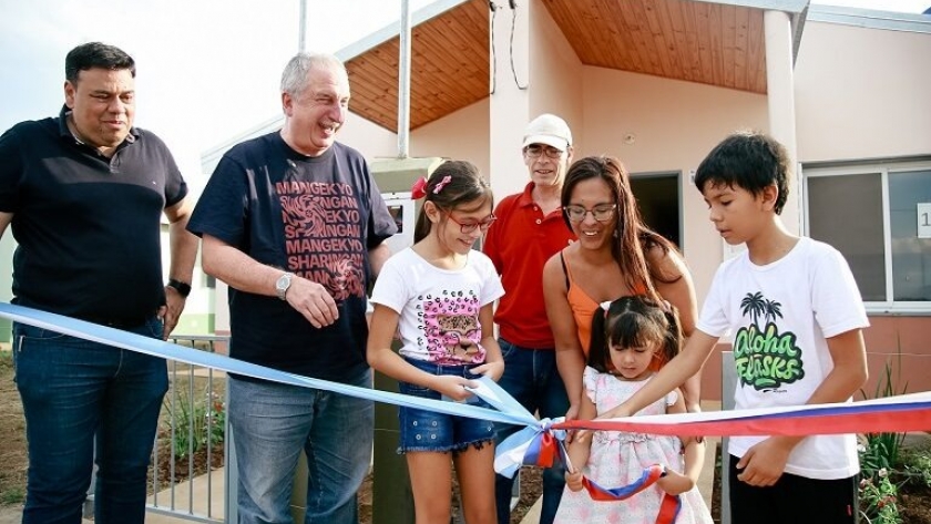 Posadas: El Iprodha formalizó la entrega de viviendas en Itaembé Guazú a 88 familias