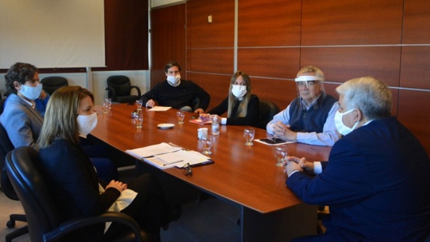 El ministro Díaz Cano se reunió con autoridades de la Aduana de San Juan