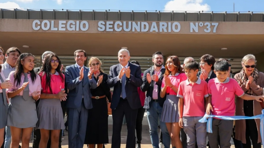 En la inauguración del Secundario N° 37 de Chalicán, Morales felicitó a los estudiantes que porque 