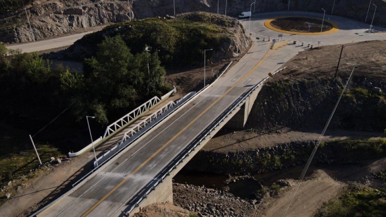 Schiaretti habilitó el nuevo puente sobre el río Aschochinga