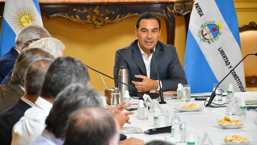 Valdés ratificó la asistencia al sector ganadero y se comprometió a enviar las propuestas a Nación