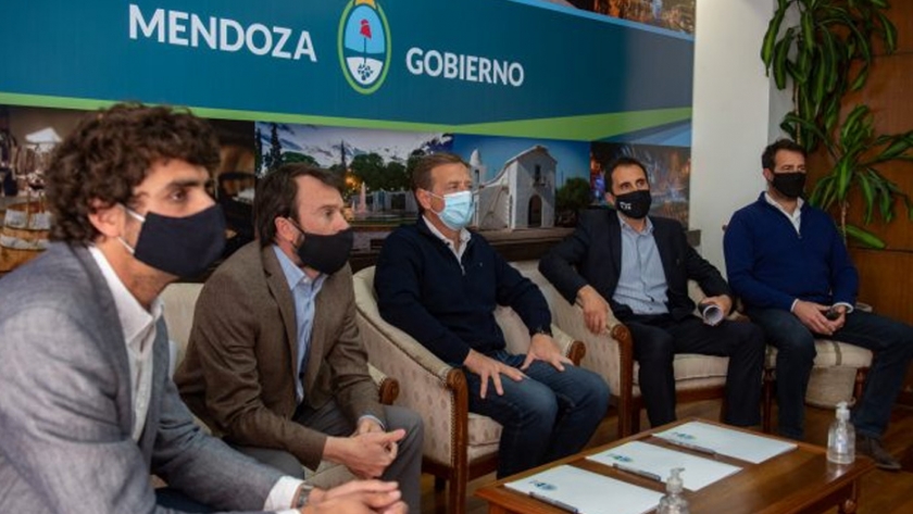 El Gobierno firmó convenio por obras de agua y saneamiento con los municipios