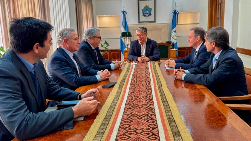 Figueroa y directivos de PlusPetrol trabajan en una agenda de colaboración