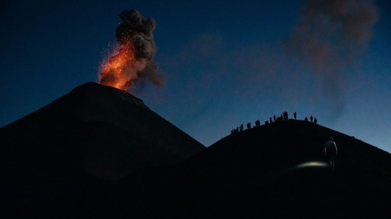 Cómo ver un volcán activo en Guatemala desde primera fila