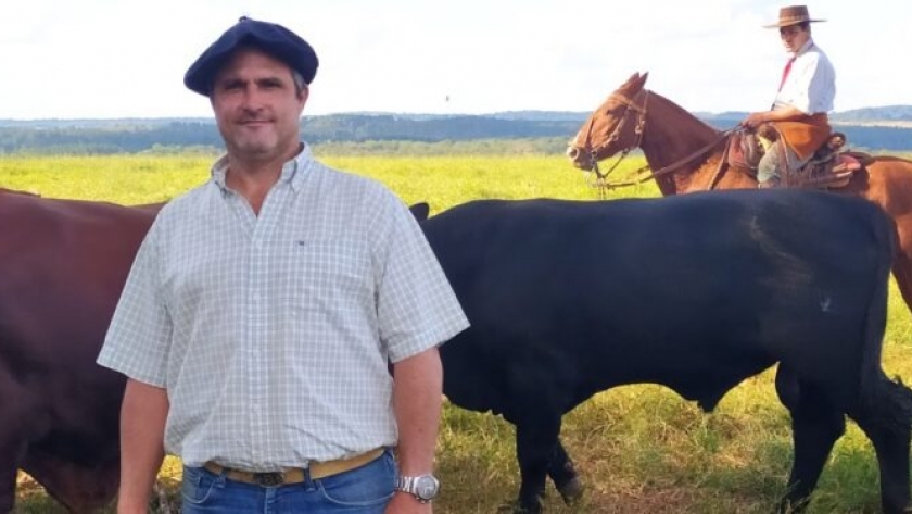 Martín Helbig se crió en los corrales y ahora trabaja para potenciar los Brangus y Braford en Misiones