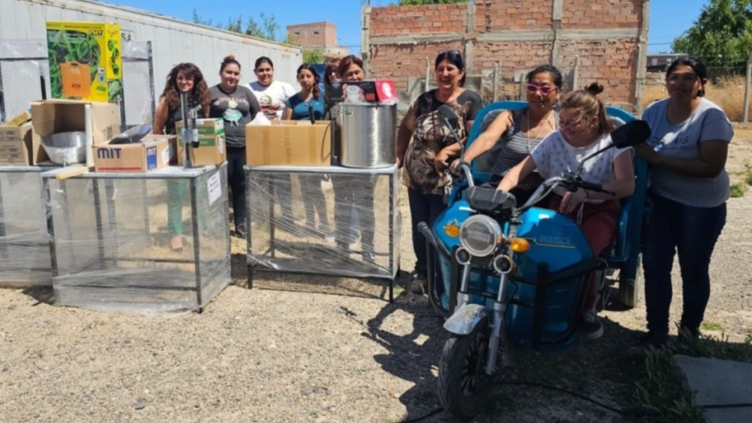 Provincia entregó materiales a la Cooperativa Amancay de Puerto Madryn