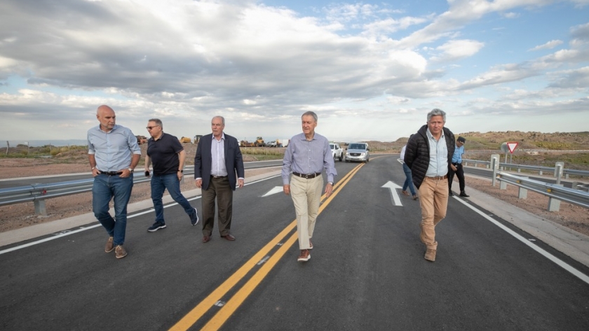 Schiaretti recorrió las obras en el acceso a la Quebrada del Condorito