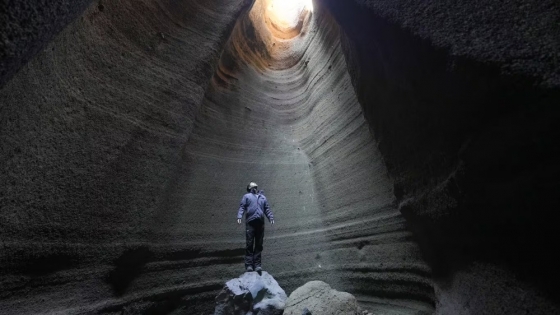 Explorar un volcán por dentro: la propuesta única que suma Mendoza al turismo de verano