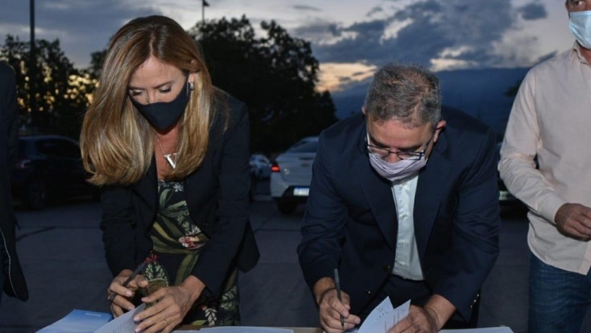 Raúl firmó convenio con nación por el "Plan Nacional AccionAR"