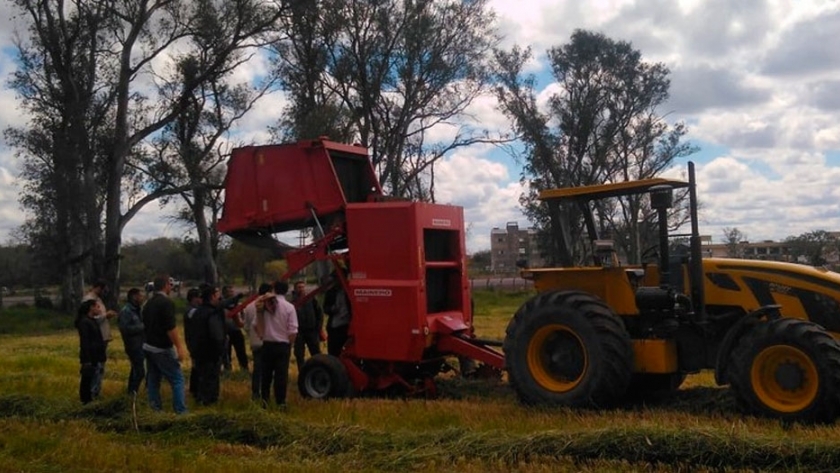Nueva capacitación productiva de la mecanización de la agricultura para la ganadería