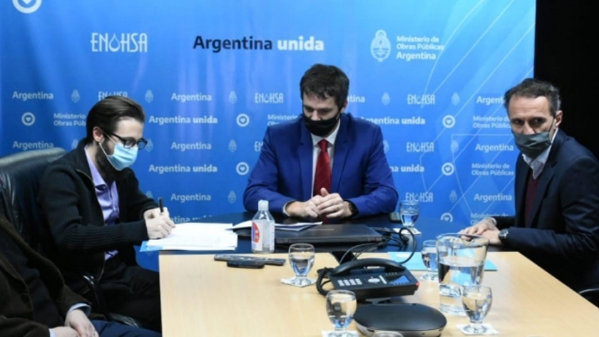 Los ministros Simone y Katopodis firmaron convenios para avanzar en obras hídricas