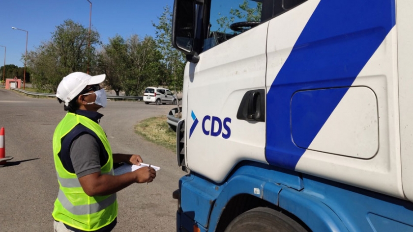 Verificación a transportes de alimentos y animales en la provincia de Río Negro