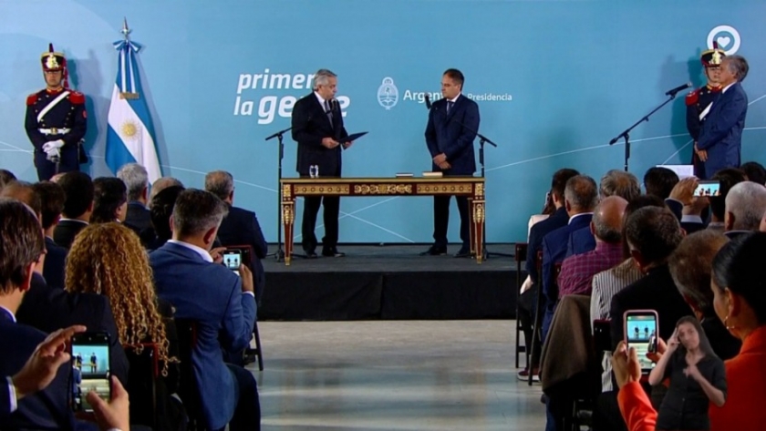 Titular del IPAV en la asunción del nuevo ministro de Desarrollo Territorial