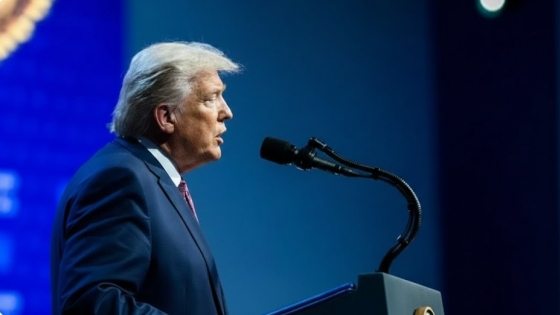 El déficit comercial de Estados Unidos alcanza un récord de 1,2 billones de dólares pese a la política arancelaria de Trump