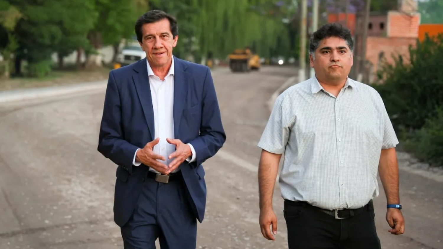 Sadir recorrió Monterrico y destacó los avances finales en la pavimentación de la Avenida Islas Malvinas