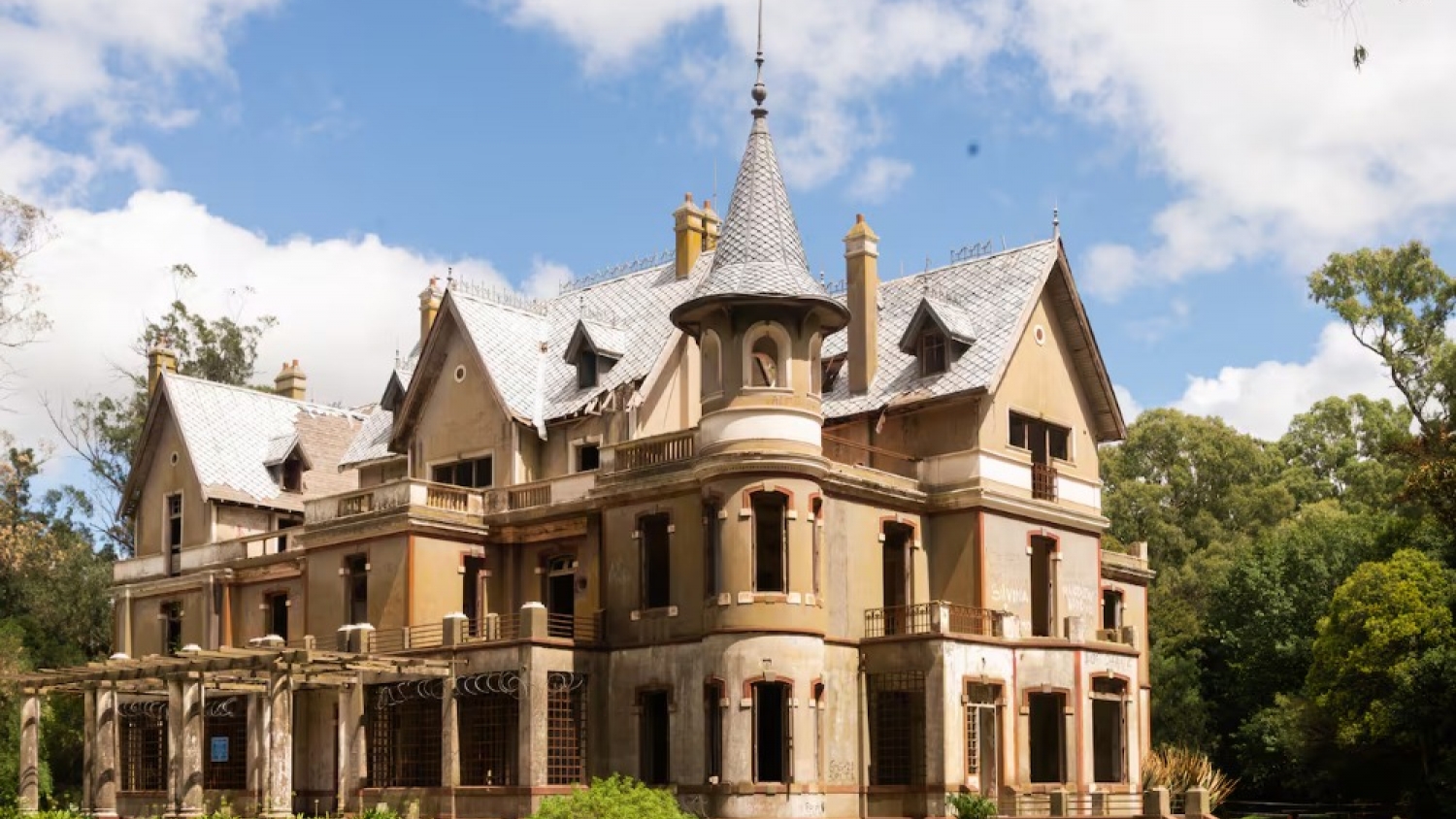 El castillo de Egaña: la monumental obra de 77 ambientes que sorprende en Buenos Aires