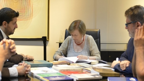 La Embajada de Armenia en Argentina donó libros a la Biblioteca Nacional