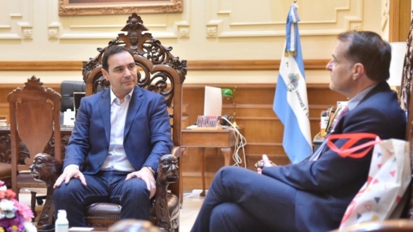 Con la mirada puesta en el desarrollo del ecoturismo, el Gobernador recibió la visita del cónsul francés en Argentina
