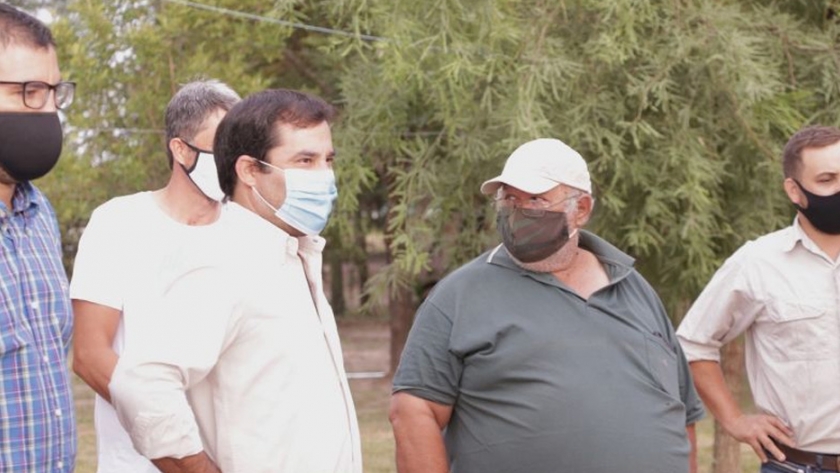 Alimentos Chaqueños: Entrega de insumos a productores frutihortícolas que incrementarán superficie de siembra