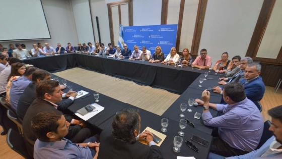 Basterra se reunió con legisladores e intendentes de Corrientes