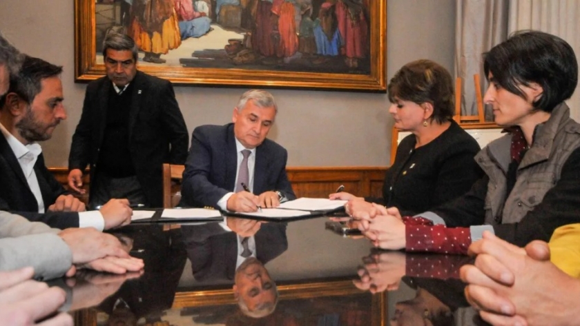 Provincia y Nación articulan acciones para robustecer lucha contra el fuego
