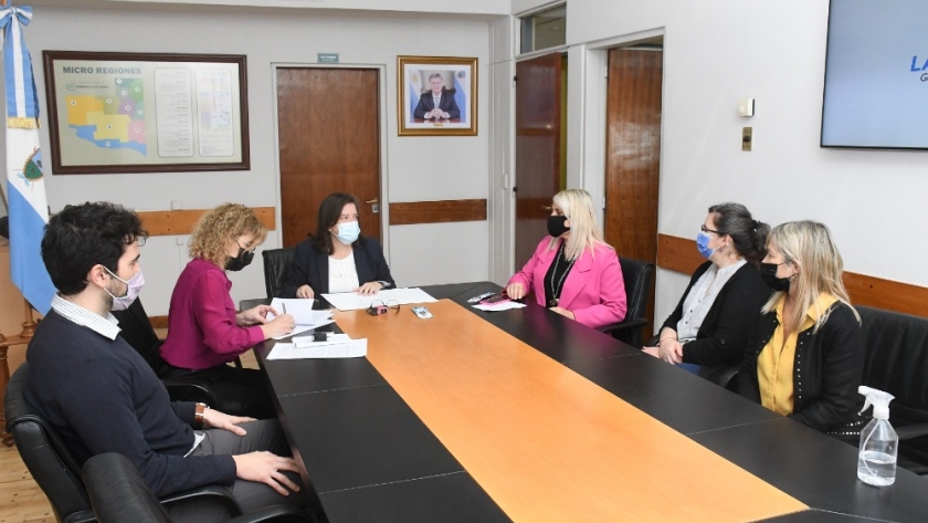 Firma de convenio con la Facultad de Ciencias Humanas de la UNLPam