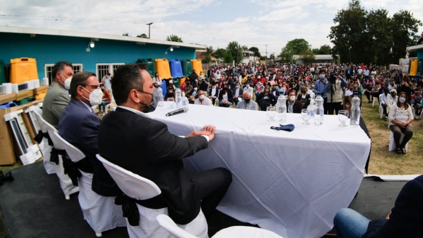 Cabandié entregó equipamiento para fortalecer la gestión de los residuos sólidos urbanos en Tucumán y Catamarca