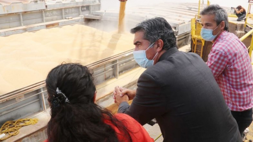 Con 12 mil toneladas de soja el Puerto de Barranqueras retomó los embarques