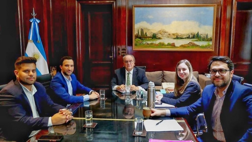 De Mendiguren y el ministro Álvarez hablaron sobre la realidad industrial