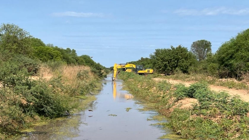 El SPAP continúa el trabajo de mantenimiento en el Canal Santa Rita
