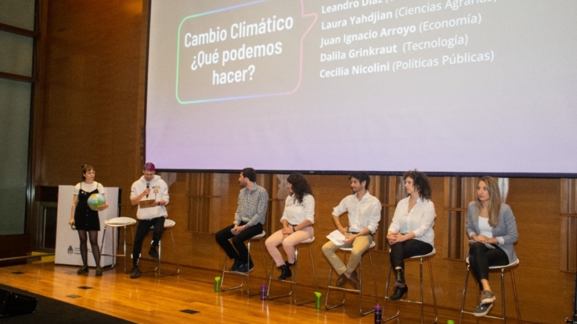 Ambiente participó del foro Generación Jóvenes C3