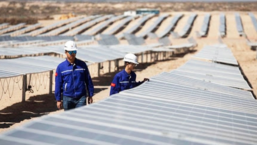 Avanza la construcción de una planta solar con tecnología china