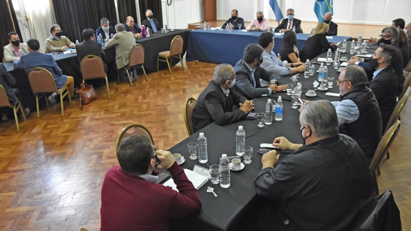 Autoridades provinciales mantuvieron una reunión de gabinete en Rawson